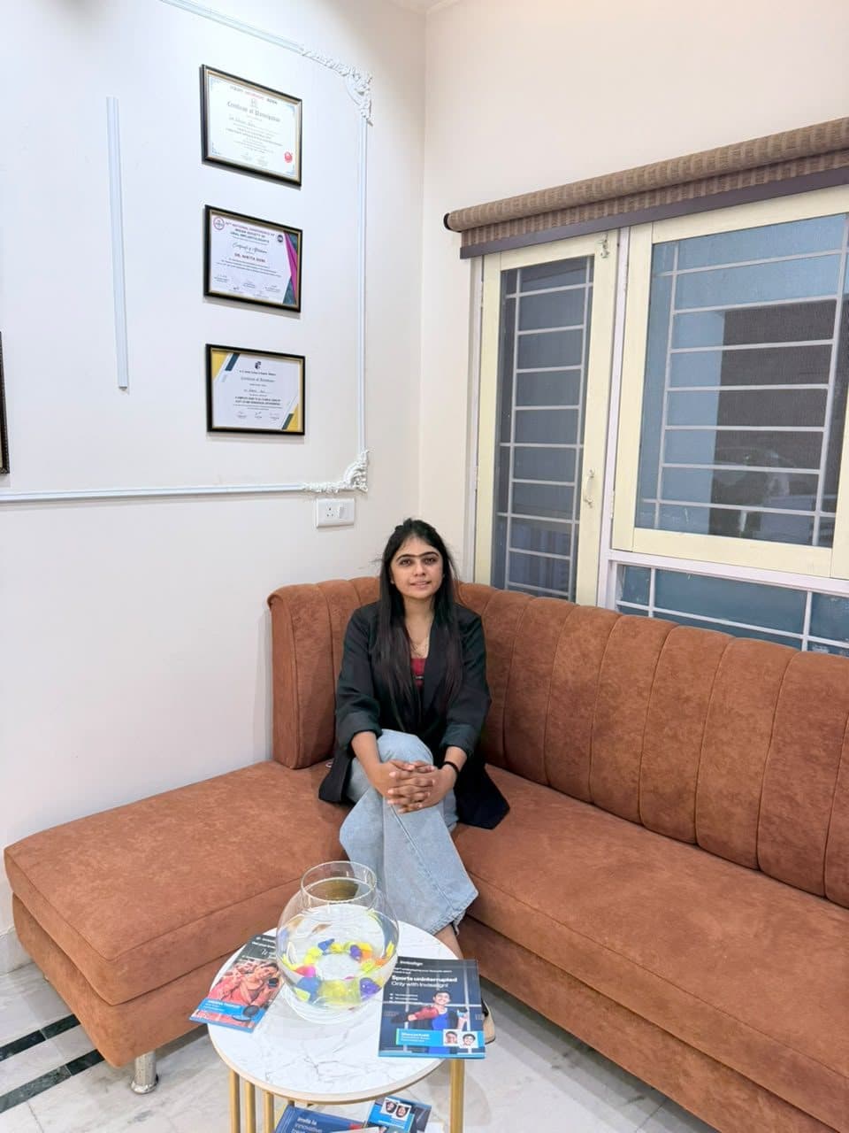 Between appointments — A quiet moment before the evening session.